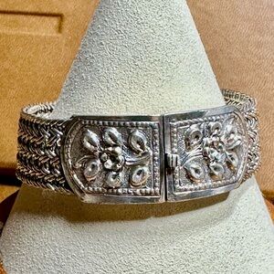 925 Sterling Silver Braided Flower Lock Repousse Bracelet 8” & 56.84g Lot#444